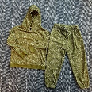 EVER AFTER bandanna print SET - WORN ONCE